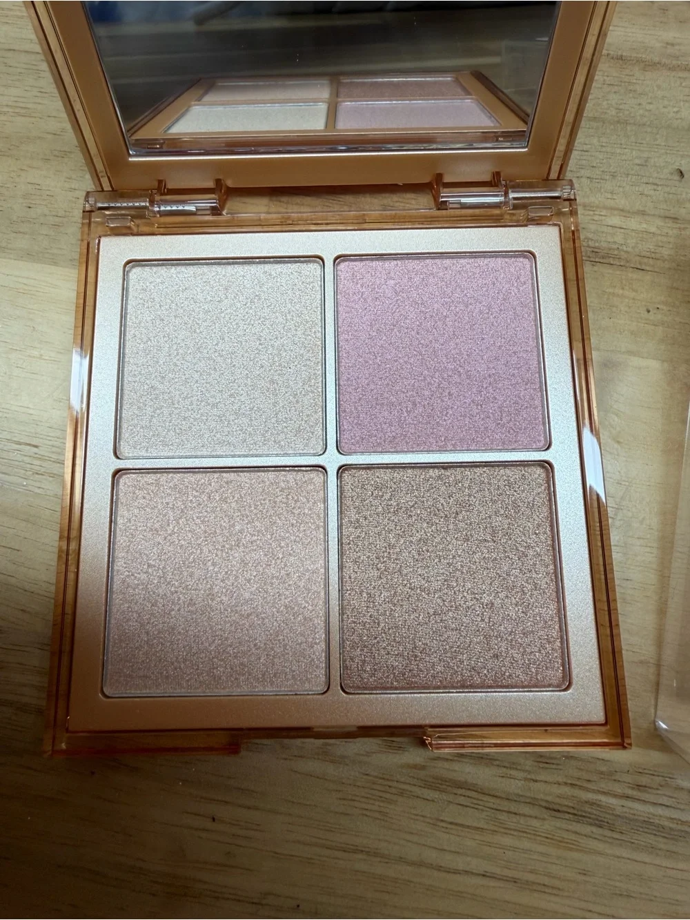 HUDA BEAUTY Rose & Champagne Glow Highlighter Quad